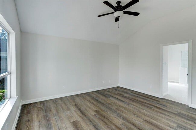 Building Photo - 18323 Autumn Trails Ln