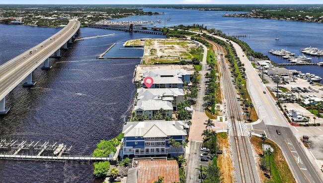 Building Photo - 275 NW Flagler Ave