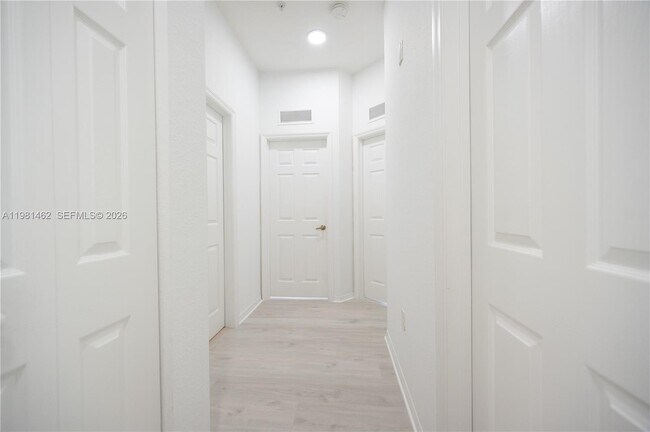 Building Photo - 10885 NW 89th Terrace