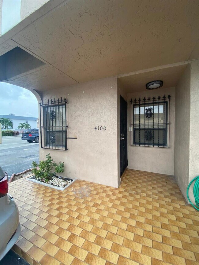 Building Photo - 4100 W 14th Ave