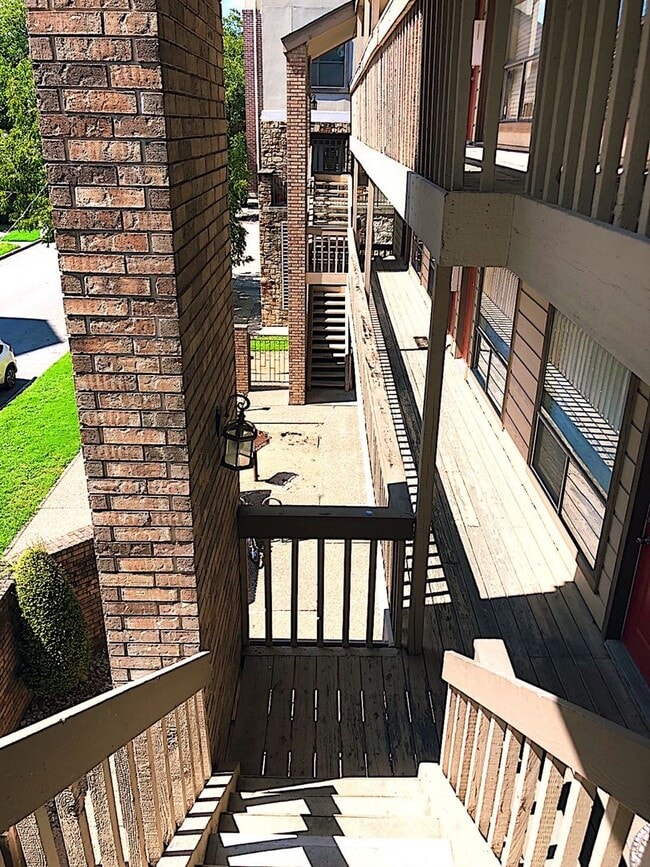 Building Photo - PEARL WEST CAMPUS - LOFTED 2BD/1BA