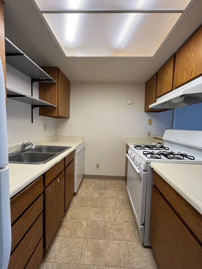 Building Photo - 2358004/85