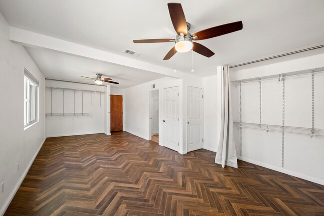 Building Photo - 10875 Barbados Way