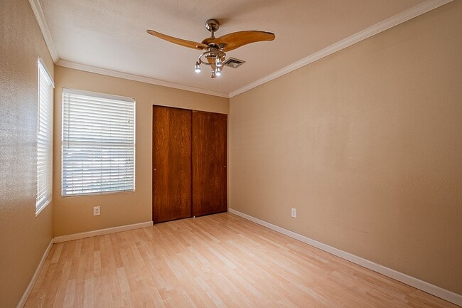 Building Photo - Condo for Rent
