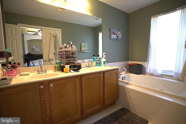 Building Photo - 4852 Cavallo Way