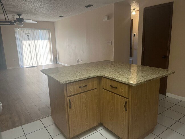 Building Photo - 2112 W Martin St