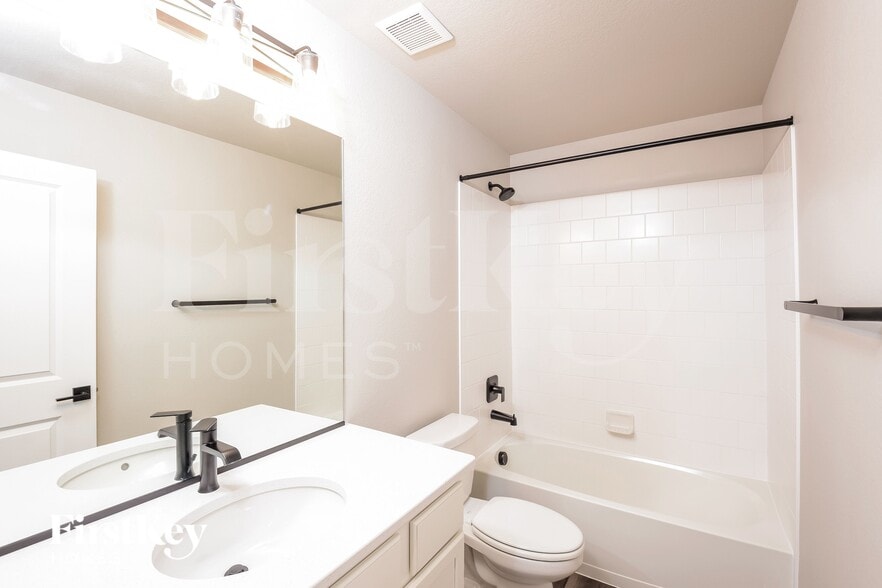 Building Photo - 10304 Horton Dr