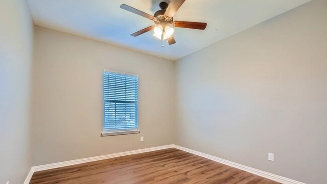 Building Photo - Modern 4-Bedroom Sanctuary in a Sought-After Location