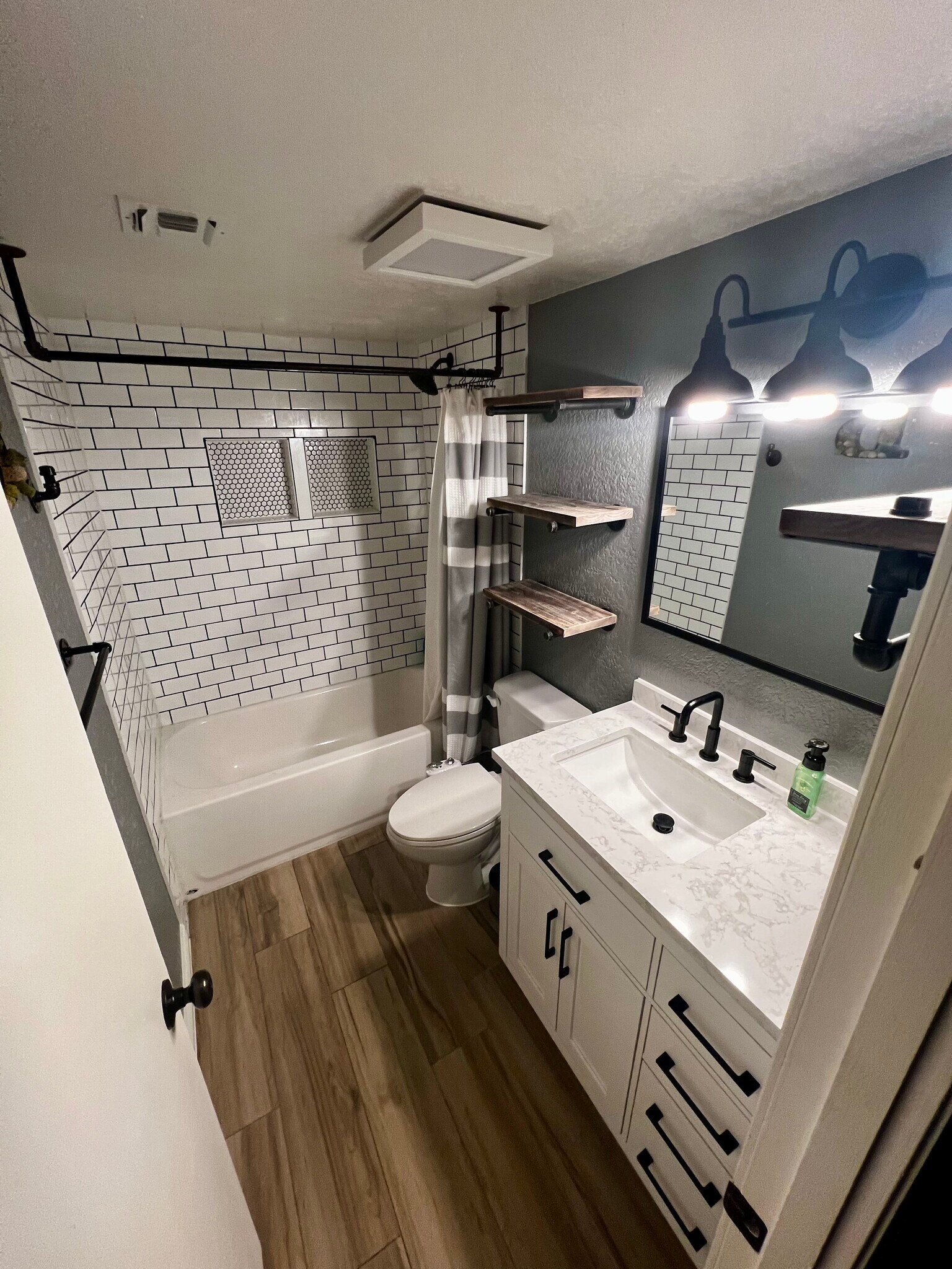 Master Bathroom - 4201 E Camelback Rd