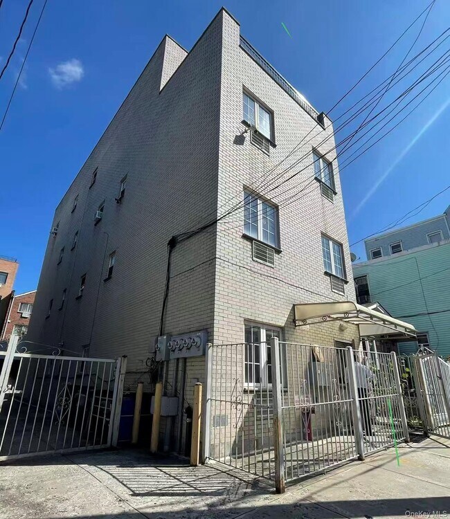 Building Photo - 41-59-59 70th St