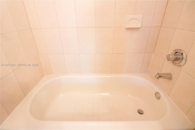 Building Photo - 134 SW 7th Ave