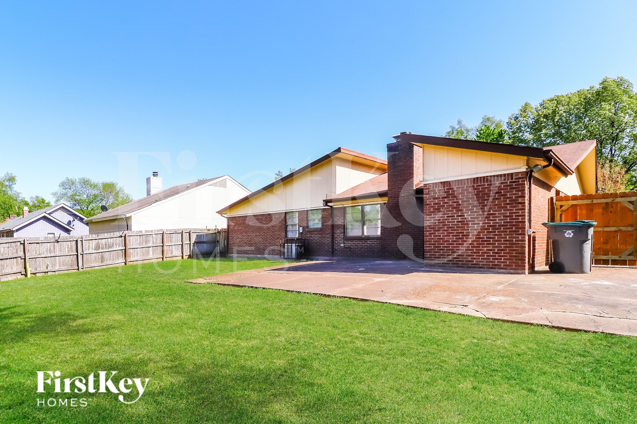 Building Photo - 6052 Scarlet Leaf Dr