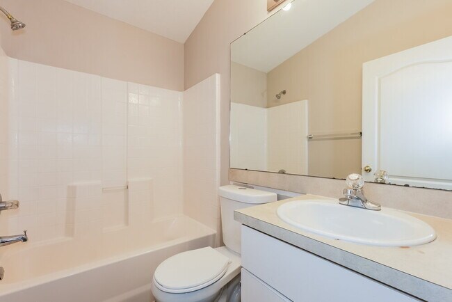 Building Photo - 12606 Montford Ln