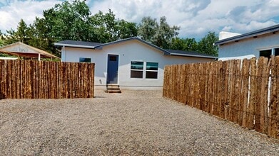 Building Photo - Clean new home in great location. close to downtown, parks, restaurants, shopping