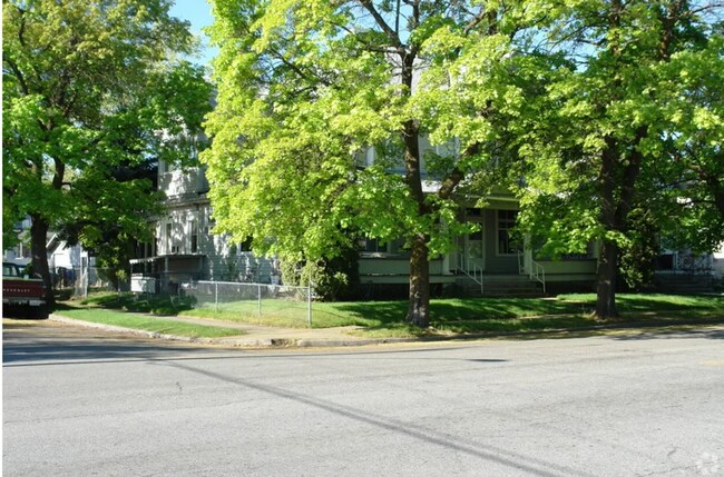 Building Photo - RENOVATED STUDIO WEST CENTRAL APARTMENT | HISTORIC BUILDING | PET FRIENDLY