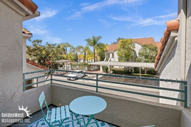 Building Photo - Bright and Modern 2Bdm 2Ba Townhome with Private Patio in Scripps Ranch!