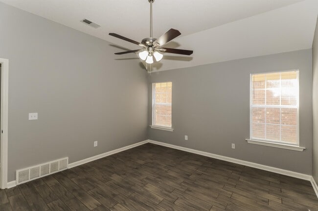 Building Photo - 9762 Misty Pine Dr