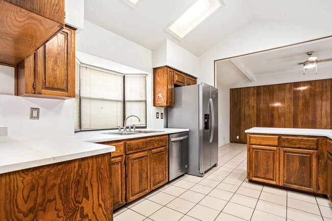 Building Photo - 13722 Hunters Hawk