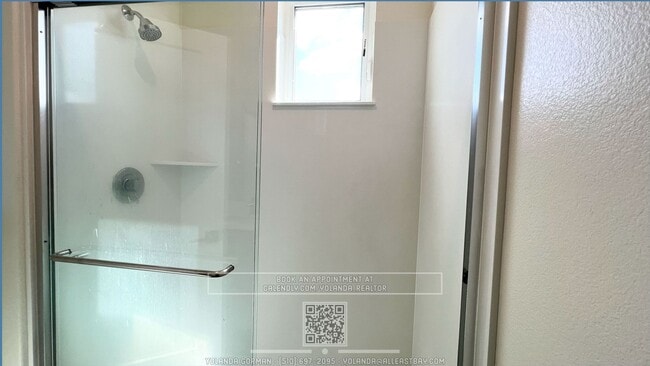 Building Photo - Modern Style and Sophistication, 2 En-Suite BR, 2.5 BA Townhouse with EV charging
