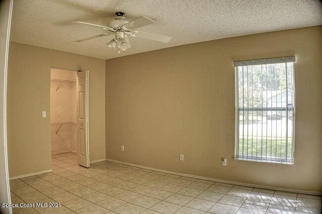Building Photo - 805 Crossbow Dr