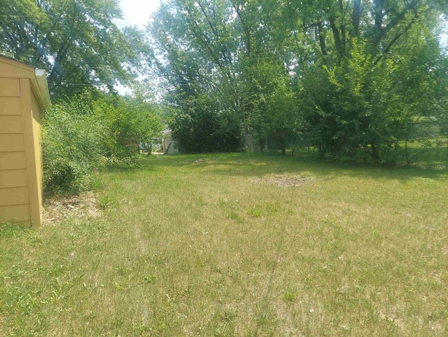 Building Photo - 311 Stewart Dr