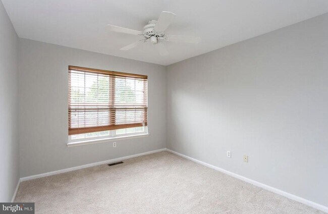 Building Photo - 105 Farrington Ct