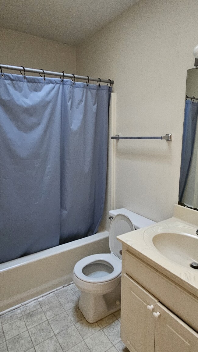 Building Photo - 4014 Yarmouth Rd