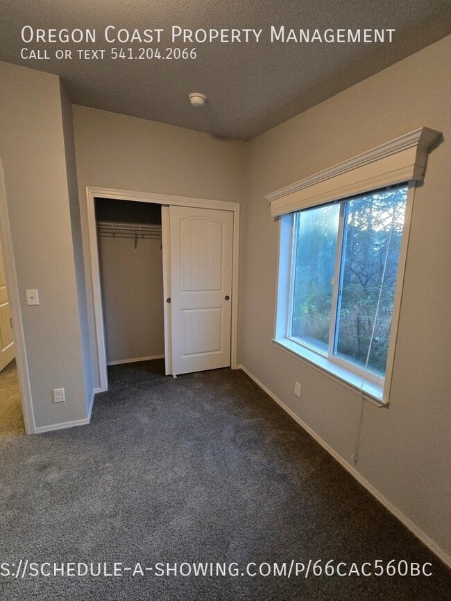 Building Photo - 15 N Hillside Dr