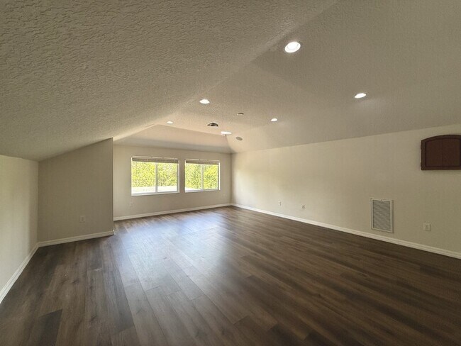 Building Photo - 15224 Kestrelrise Dr