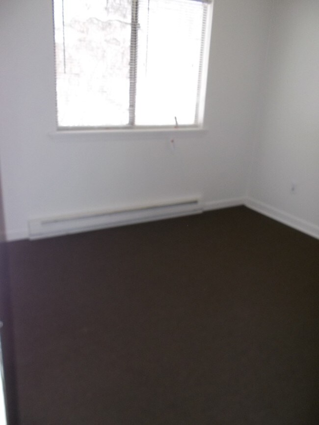 Building Photo - 232 Waterville St