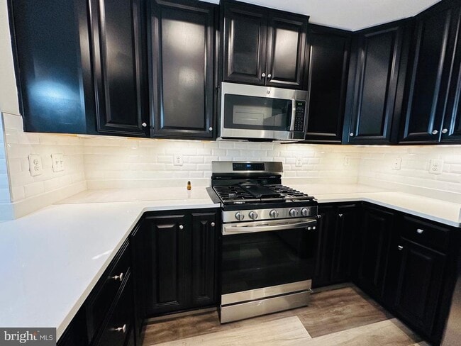 Building Photo - 22045 Broadway Ave