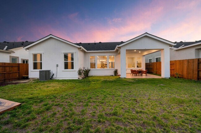 Building Photo - Beautiful Single-Story Home for Rent – Wes...