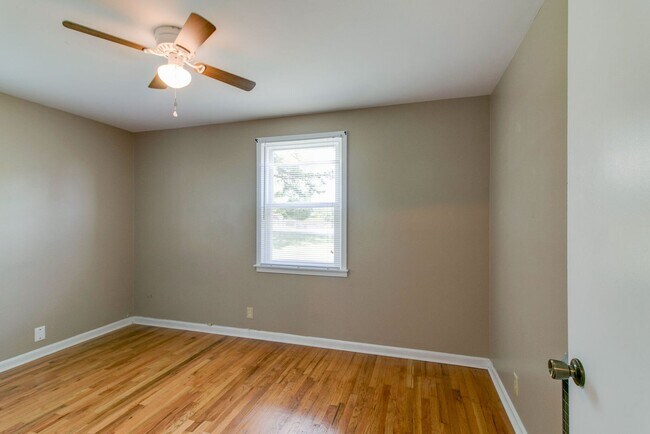 Building Photo - 430 Kelly Ln