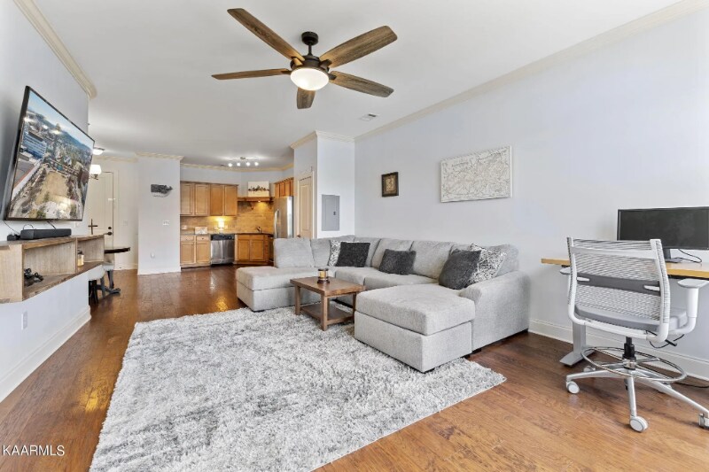 Building Photo - 445 W Blount Ave