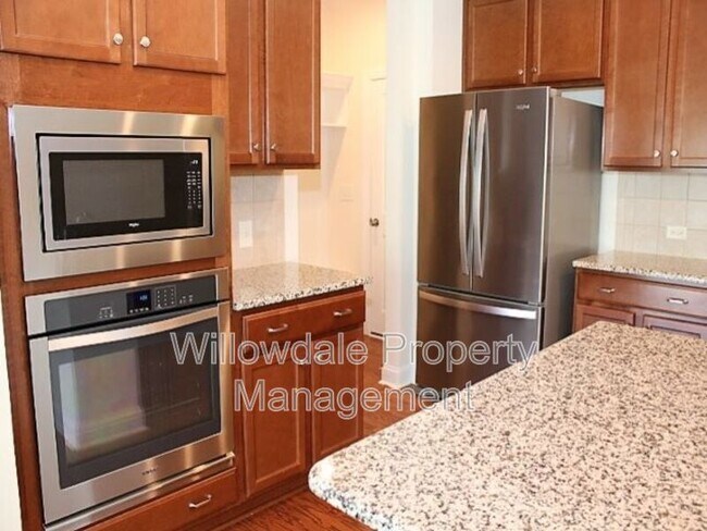 Building Photo - 1064 Midvale Ave