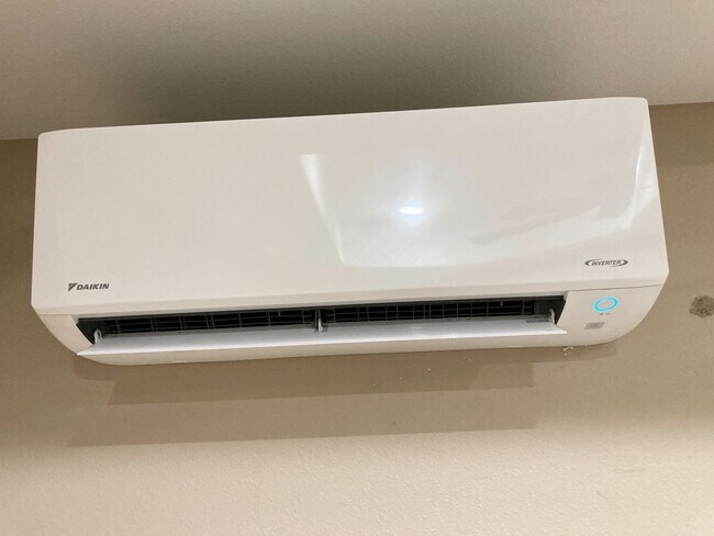 Building Photo - 2113 W Barcelona Ave