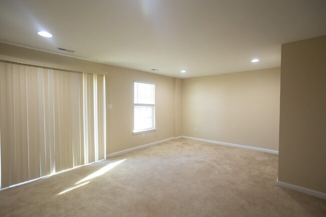 Building Photo - Exceptional 3-bedroom, 2.5-bathroom townhouse in the sought after community of The Villages at Cr...