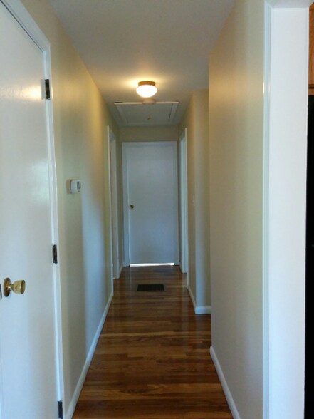 Building Photo - 12 Northgate Rd