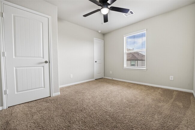 Building Photo - 13640 Collier Park Ln