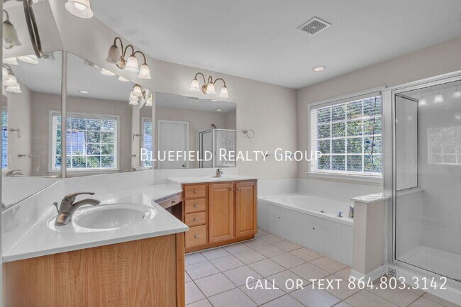 Building Photo - 343 Rhapsody Ln