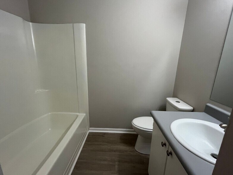 Building Photo - 301 E Second St