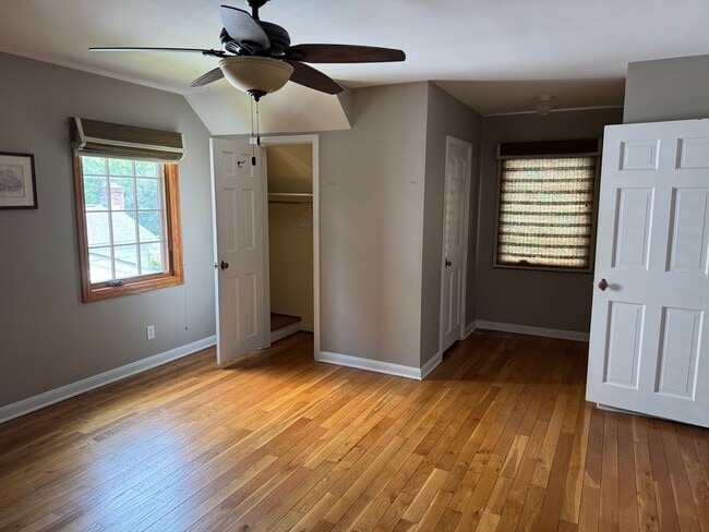 Building Photo - Brick Cape Cod in Upper Arlington School D...