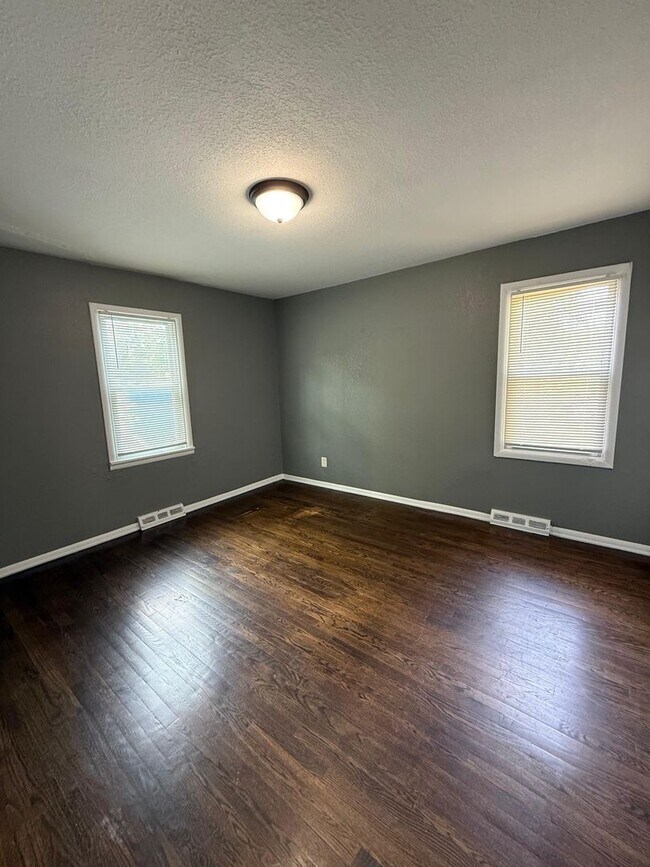 Building Photo - 4 bedroom 1 bathroom spacious property. Beautiful home section 8 ready. If you would like to view...
