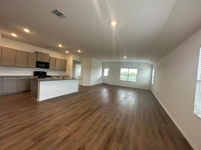 Building Photo - 1404 Marley