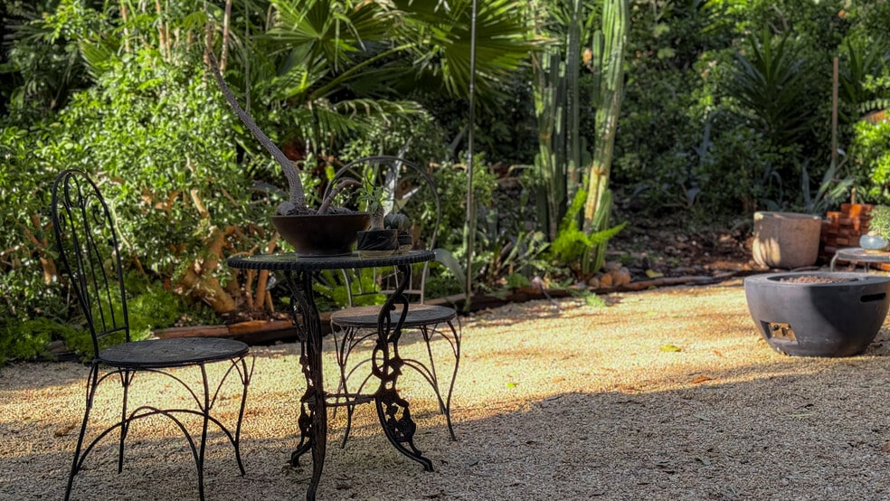 Building Photo - 5323 Monterey Rd