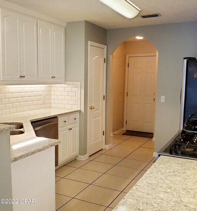 Building Photo - 431 Hidden Island Dr