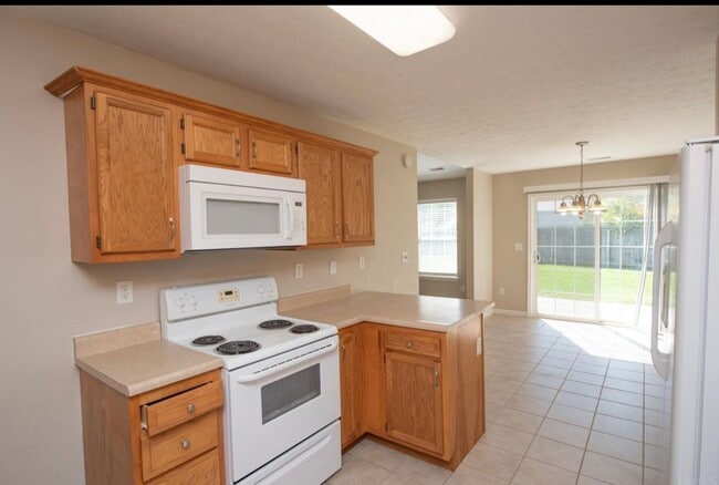 Building Photo - Carrington Estates...3 Bedroom 2 Bath