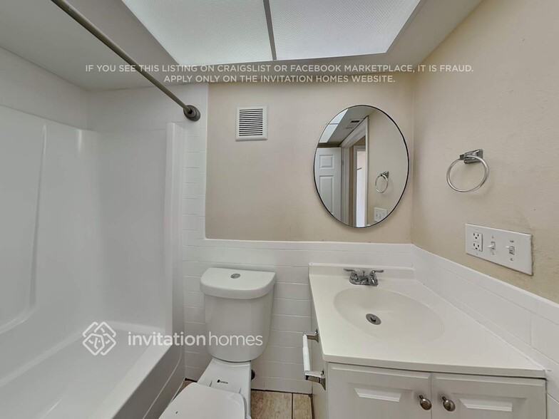 Building Photo - 1170 Brook Dr W