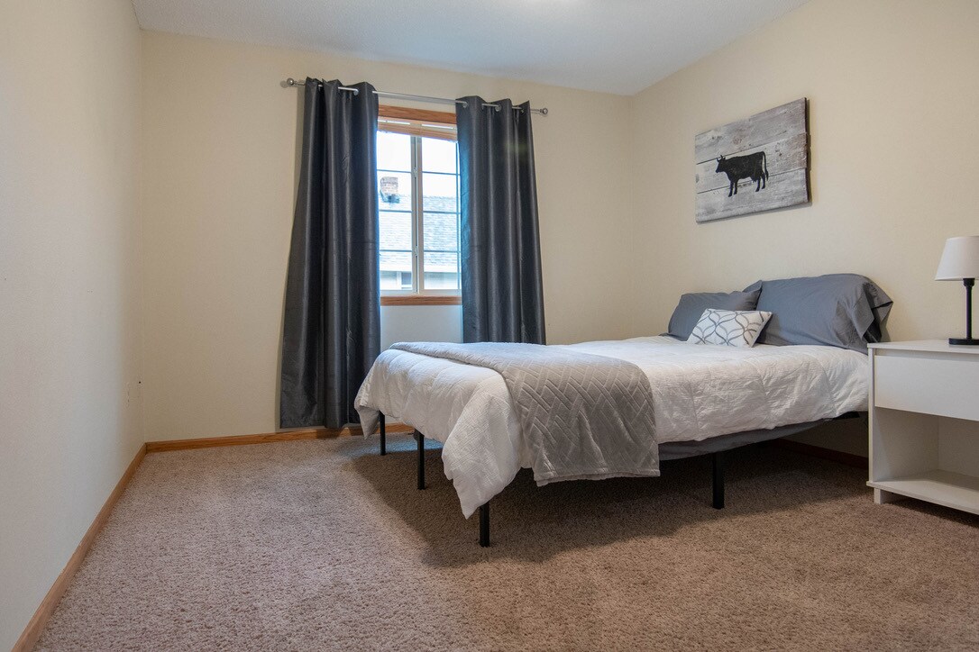 First bedroom - 129 16th St S