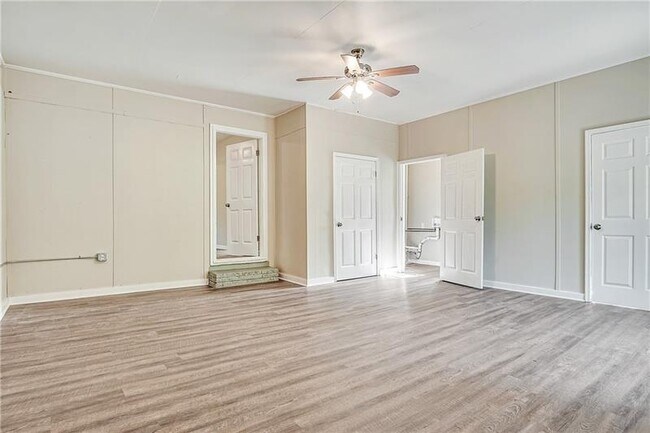 Building Photo - 4427 Sun Valley Blvd